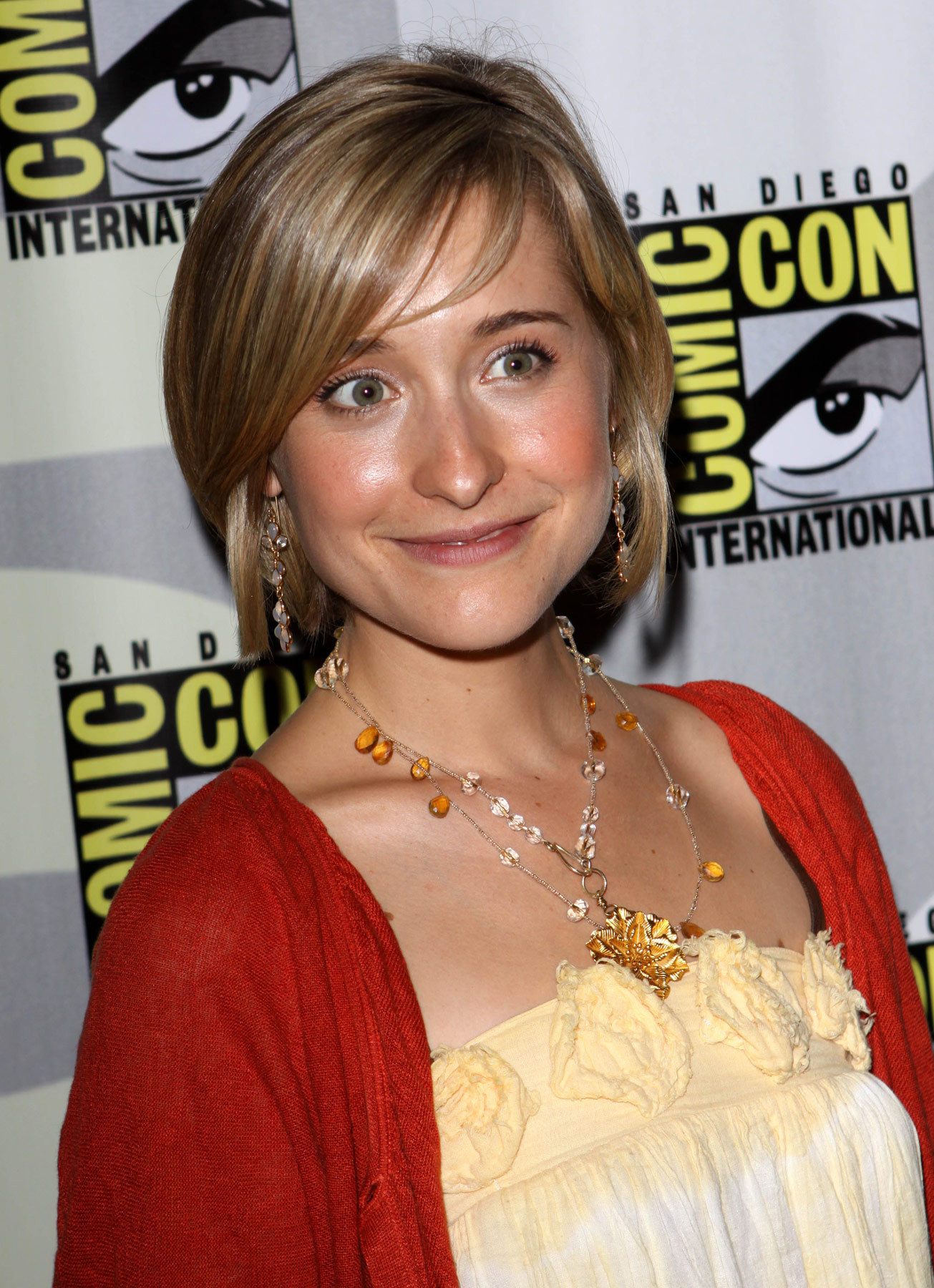 Allison Mack | Smallville Wikia | FANDOM powered by Wikia