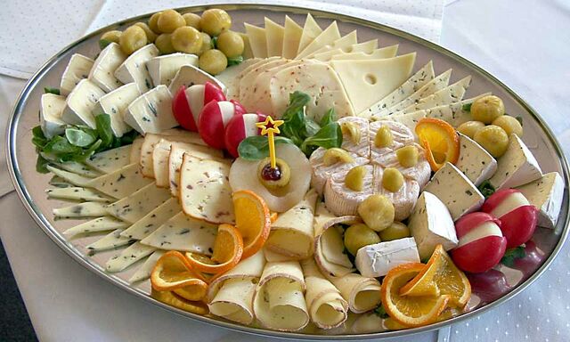 Файл:Cheese platter.jpg