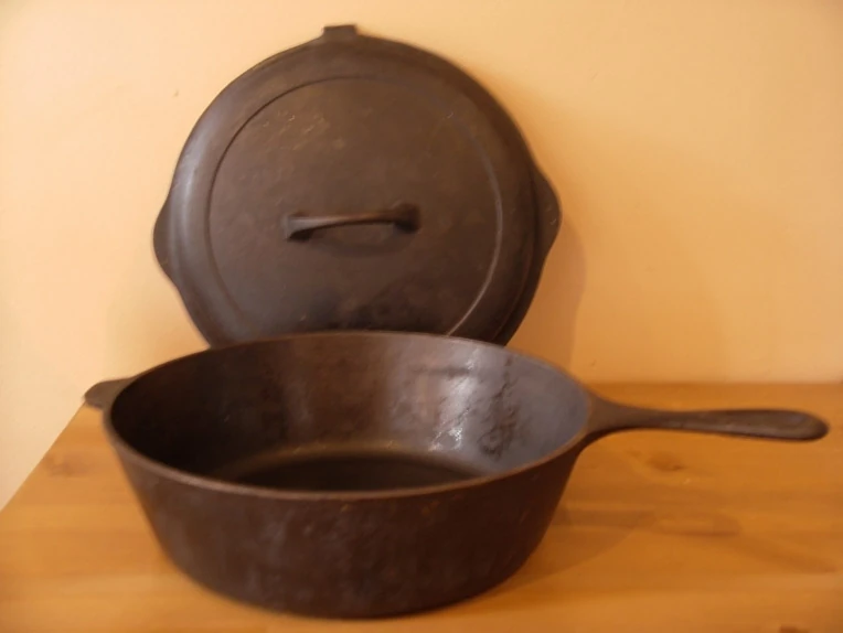 Cast Iron Cookware Southern Food and Beverage Wiki FANDOM powered by Wikia