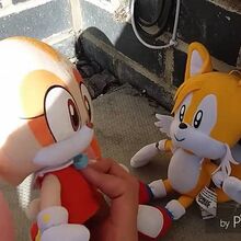 sonic the hedgehog cream plush