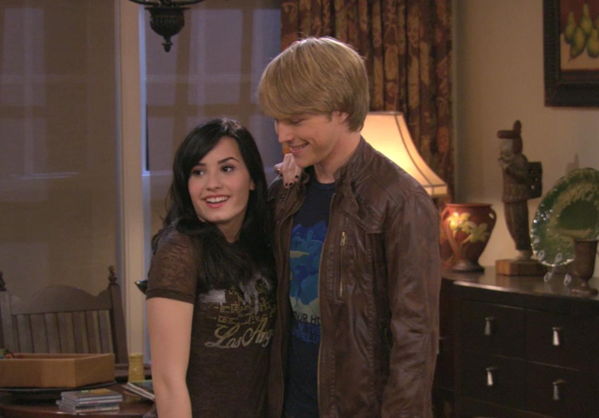 Sonny With a Chance Sonny and chad start dating in season 2