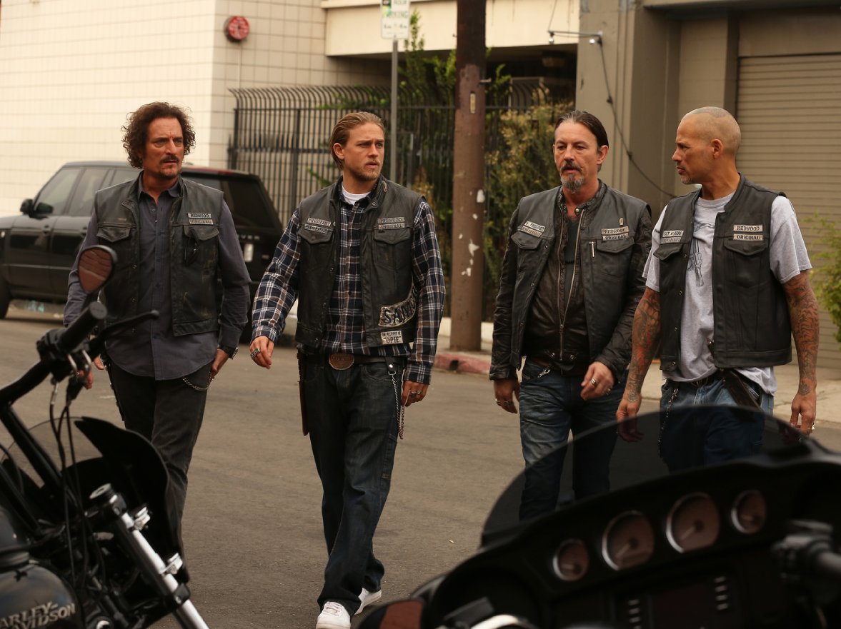 sons of anarchy season 7 A touching moment between Tig sons of anarchy season 7 A touching moment between Tig