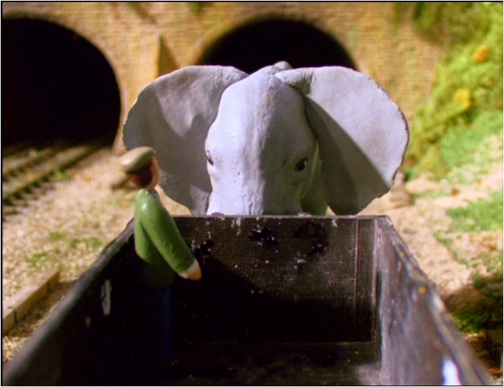 Sound Ideas, ELEPHANT VARIOUS SNORTS, GROWLS, TRUMPETS, ANIMAL