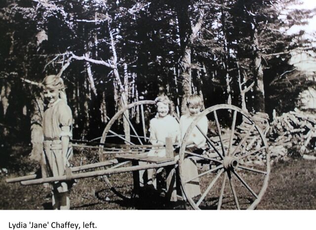 File:Lydia 'Jane' Chaffey, left..jpg