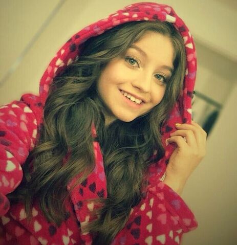 Archivo:KAROLSEVILLA.jpg