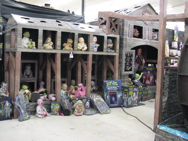 a8ba62555d6c6620bcba336c5cc47a8b spirit halloween halloween goodiesjpg