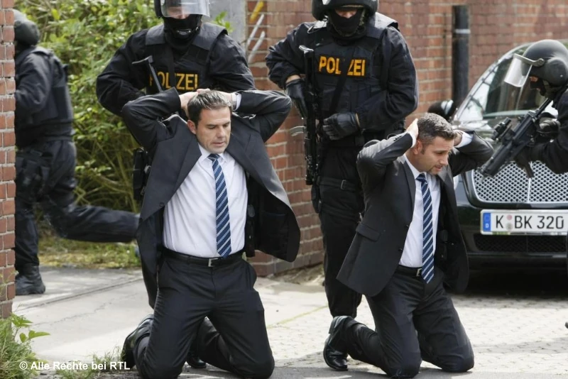 Immagine La guardia del corpo 5.jpg Squadra Speciale Cobra 11 Wiki FANDOM powered by Wikia Immagine La guardia del corpo 5.jpg Squadra Speciale Cobra 11 Wiki FANDOM powered by Wikia