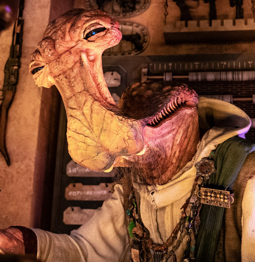 Resultado de imagen de star wars galaxy's edge animatronics