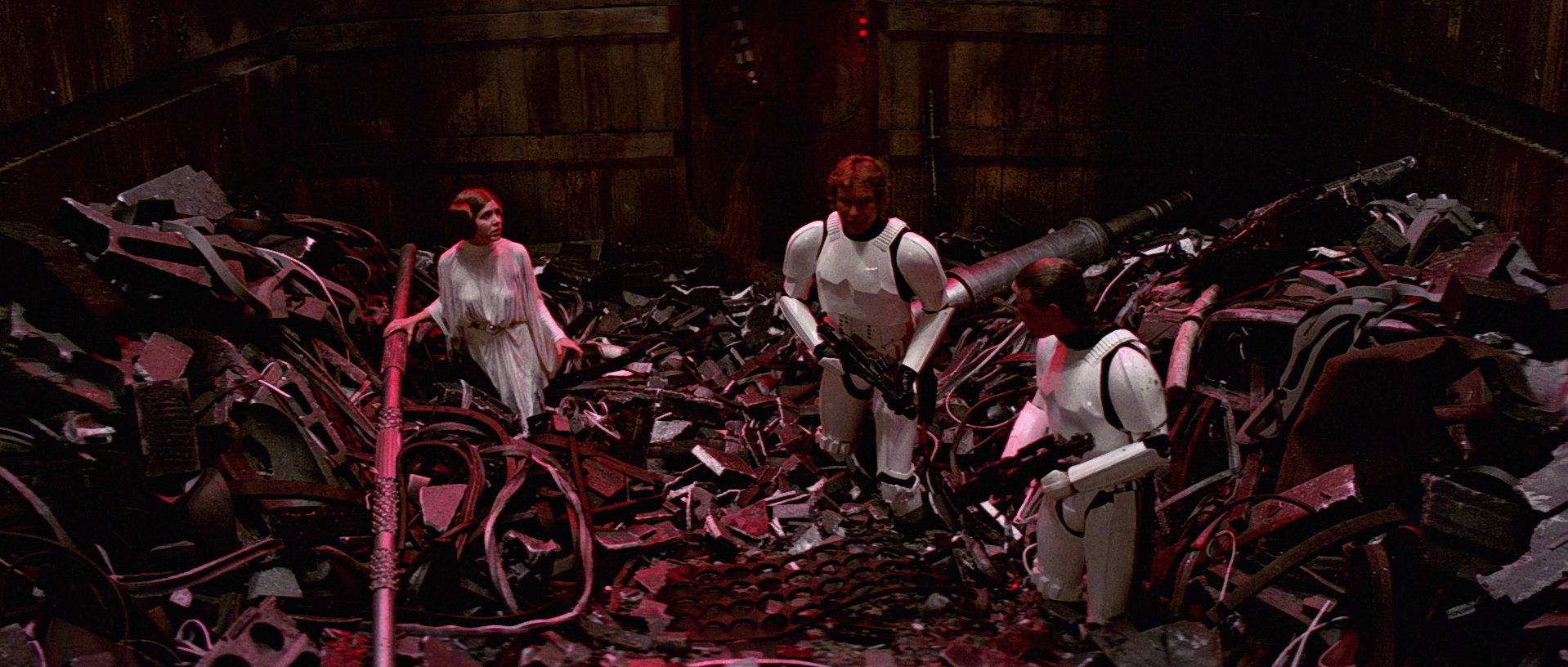 Resultado de imagem para star wars episode 4 trash compactor