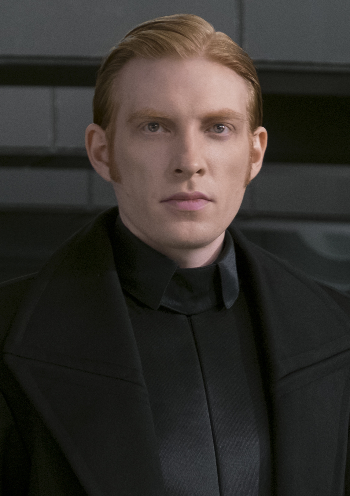 Résultat de recherche d'images pour "général Hux"