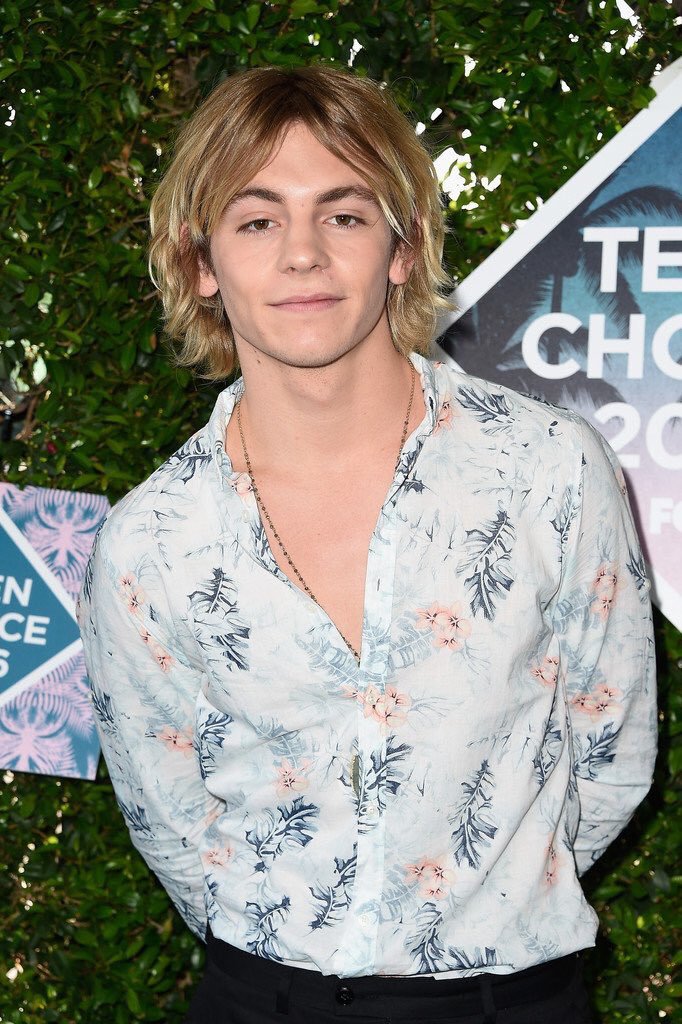 Ross Lynch Status Update Wikia Fandom Powered By Wikia