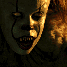 Pennywise Eating Georgie Gif Pennywise cooed, poor billy all alone. bill grit his teeth, his clammy hands clenched into fists. pennywise eating georgie gif