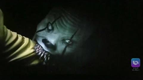 Video - IT - Georgie's death scene ( 2017 vs 1990