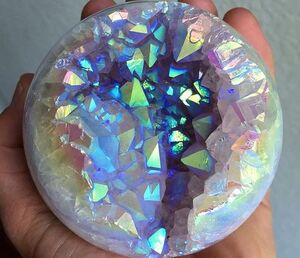Crystals-and-gemstones