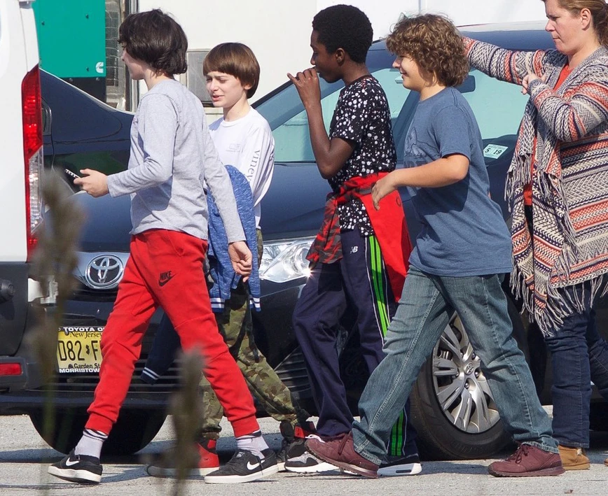 Image - November 14, 2016 – Season Two Boys on Set.jpg ...