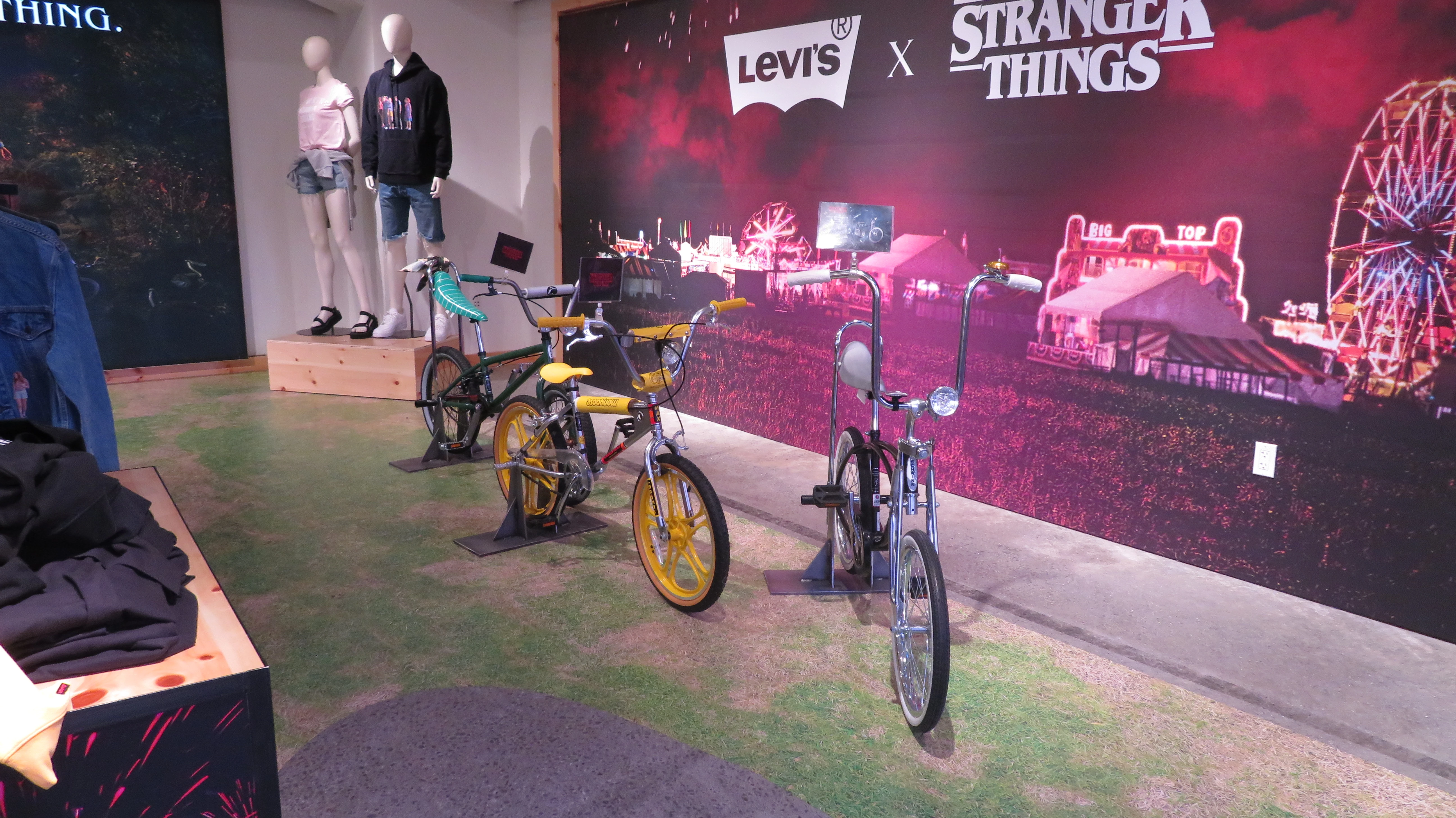 max stranger things bike