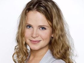 Annabelle Leip-1