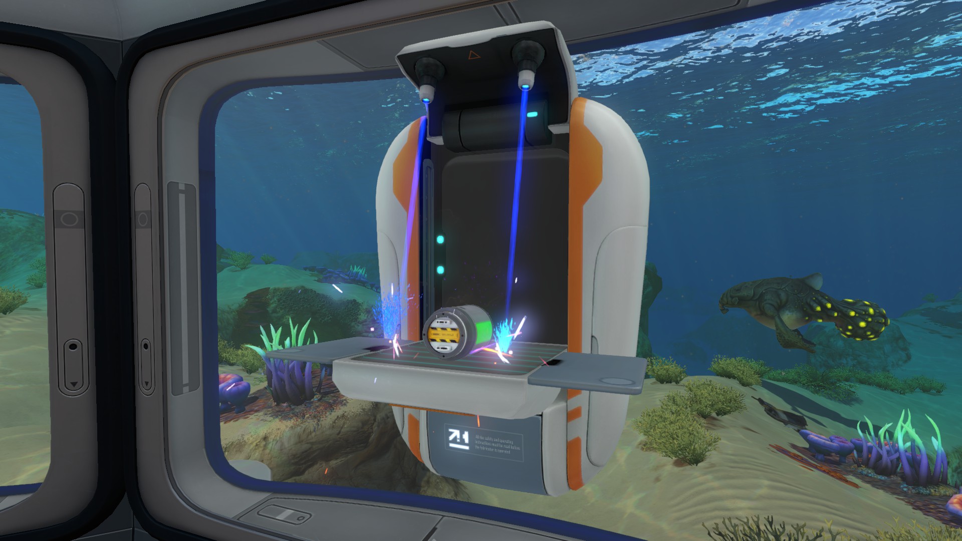 Below zero транспорт. Лего Subnautica. Ионная батарея Subnautica. Ракета Нептун сабнатика. Aurora LEGO Subnautica.