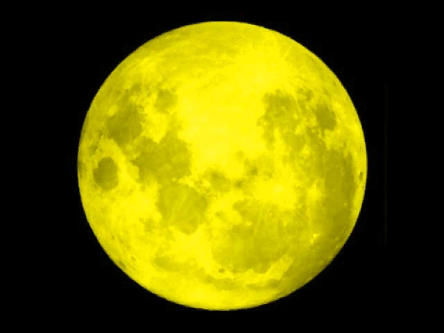 Круглая желтая луна. Желтая луна. Ярко желтая луна. Луна желтая большая. Полная желтая луна.