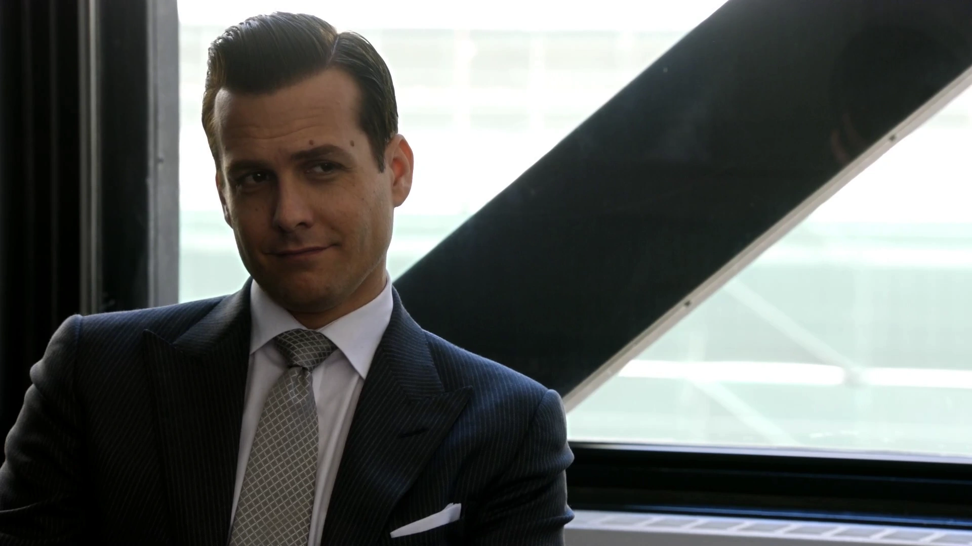 Image S01E04P15 Harvey.png Suits Wiki FANDOM powered by Wikia