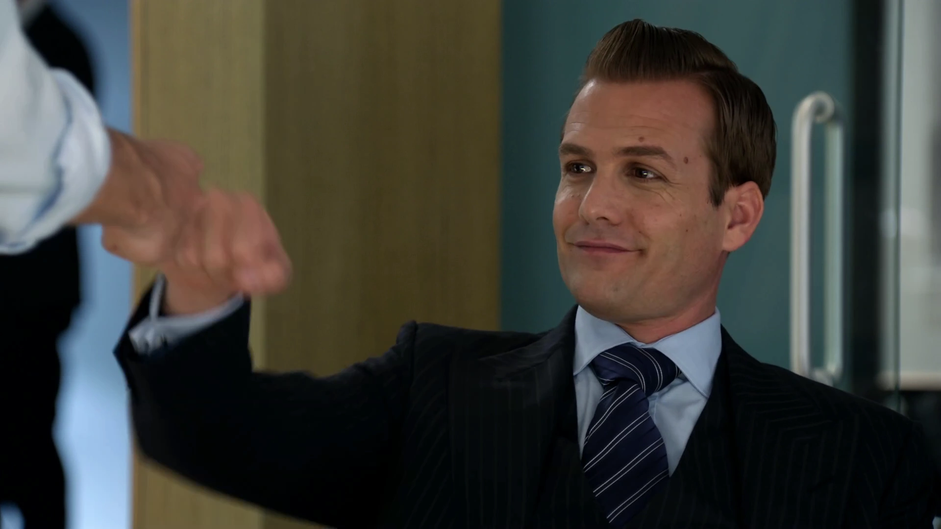 Image S01E03P35 Harvey.png Suits Wiki FANDOM powered by Wikia