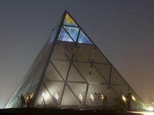 pyramid building set