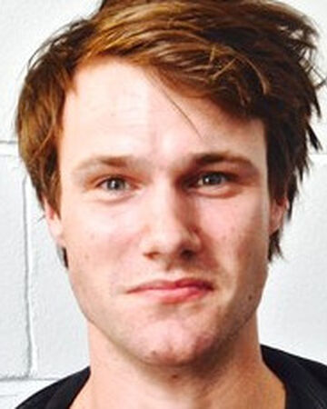Hugh Skinner Tardis Fandom