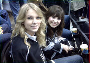 Taylor-swift-demi-lovato