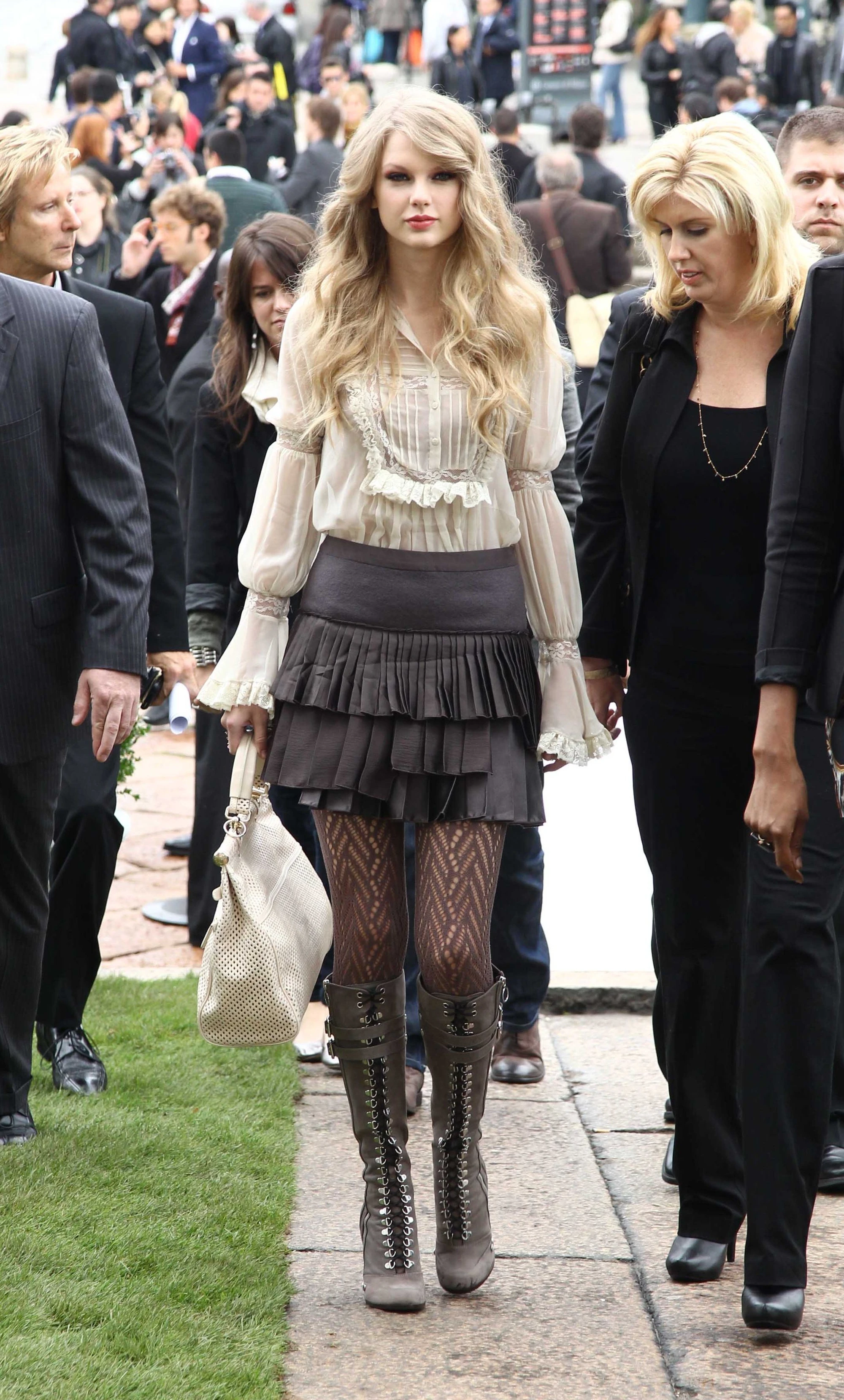 Image Taylor Swift D'lite Sparkling+Boots 13.jpg Taylor Swift Wiki