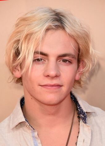 Ross Lynch Austin And Ally Age