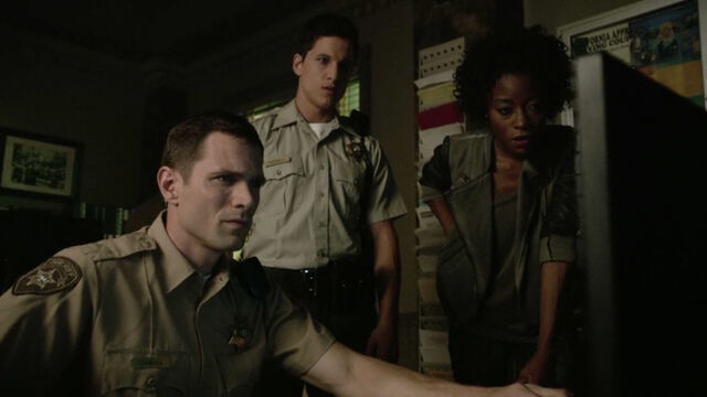 File:Sibongile-Mlambo-Tamora-Monroe-deputies-Teen-Wolf-Season-6-Episode-19-Broken-Glass.jpg