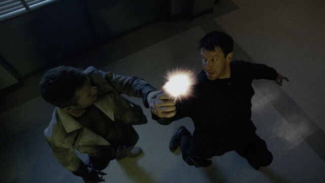 File:Ian-Bohen-Peter-vs-hunter-Teen-Wolf-Season-6-Episode-20-The-Wolves-of-War.jpg