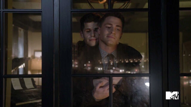 File:Colton-Haynes-Charlie-Carver-Jackson-Ethan-London-Teen-Wolf-Season-6-Episode-20-The-Wolves-of-War.jpg