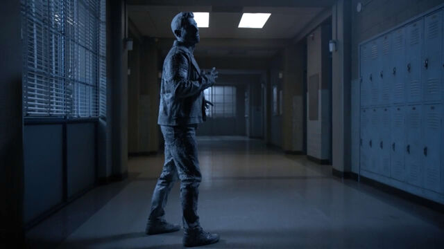 File:Ian-Bohen-Peter-stone-Teen-Wolf-Season-6-Episode-20-The-Wolves-of-War.jpg