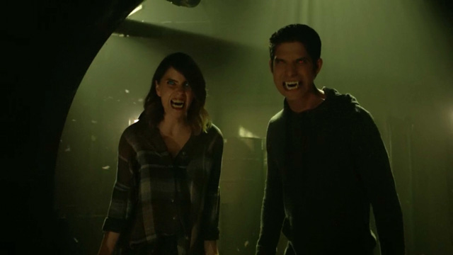 Image Shelley Hennig Tyler Posey Malia Scott Glowing Eyes Teen Wolf