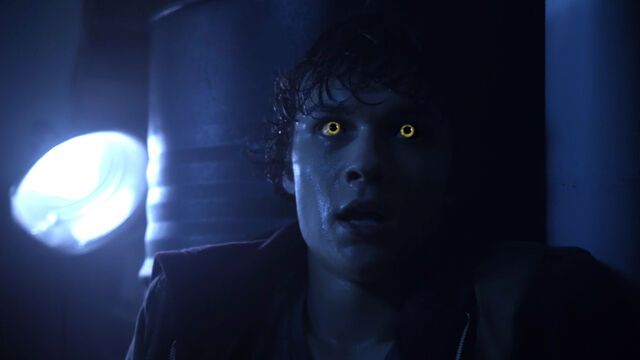 File:Benjamin-Wadsworth-Alec-werewolf-eyes-Teen-Wolf-Season-6-Episode-20-The-Wolves-of-War.jpg