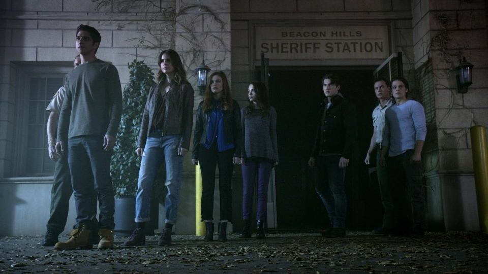 Image - Tyler-Posey-Shelley-Hennig-Holland-Roden-Lucy-Loken-Cody-Christian-Ryan-Kelley-Dylan