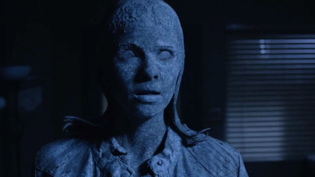 File:Shelley-Hennig-Malia-close-up-Teen-Wolf-Season-6-Episode-19-Broken-Glass.jpg