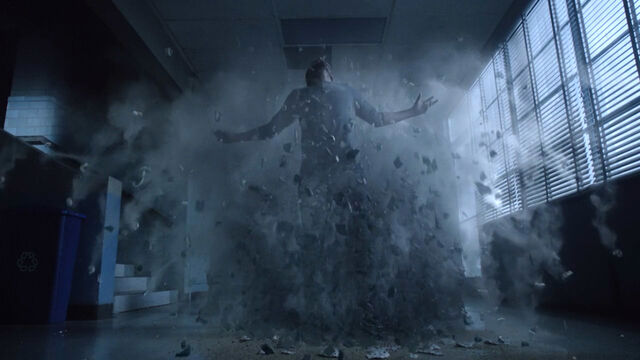 File:Tyler-Hoechlin-Derek-stone-break-Teen-Wolf-Season-6-Episode-20-The-Wolves-of-War.jpg