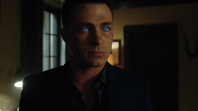 File:Colton-Haynes-Jackson-werewolf-eyes-Teen-Wolf-Season-6-Episode-17-Werewolves-of-London.jpg