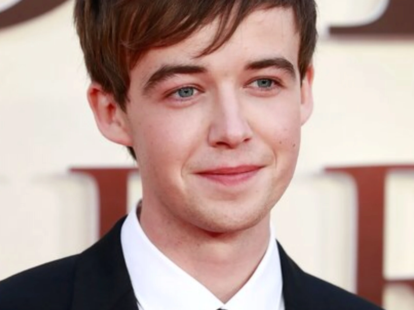 Ученик готовится к экзамену. 13 reasons why alex and charlie. Alex is studying. Девушка изучает. Студент пишет.