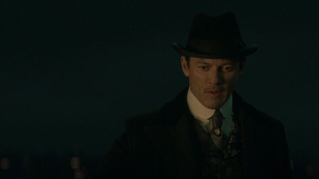 File:Alienist-Caps-1x03-94-John Moore.jpg