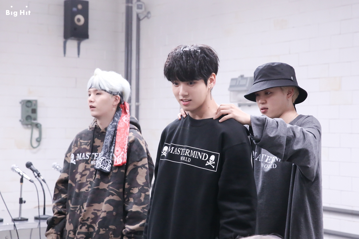 v mic drop v mic drop