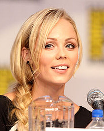 Laura Vandervoort The Bitten Wiki Fandom