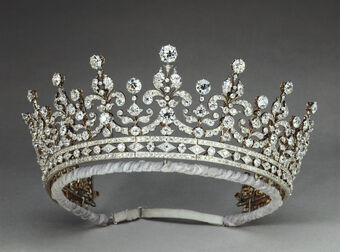 The Queen S Crowns And Tiaras The Crown Wikia Fandom