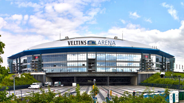 Image - Schalke 04 Stadium Veltins Arena 002.jpg ...