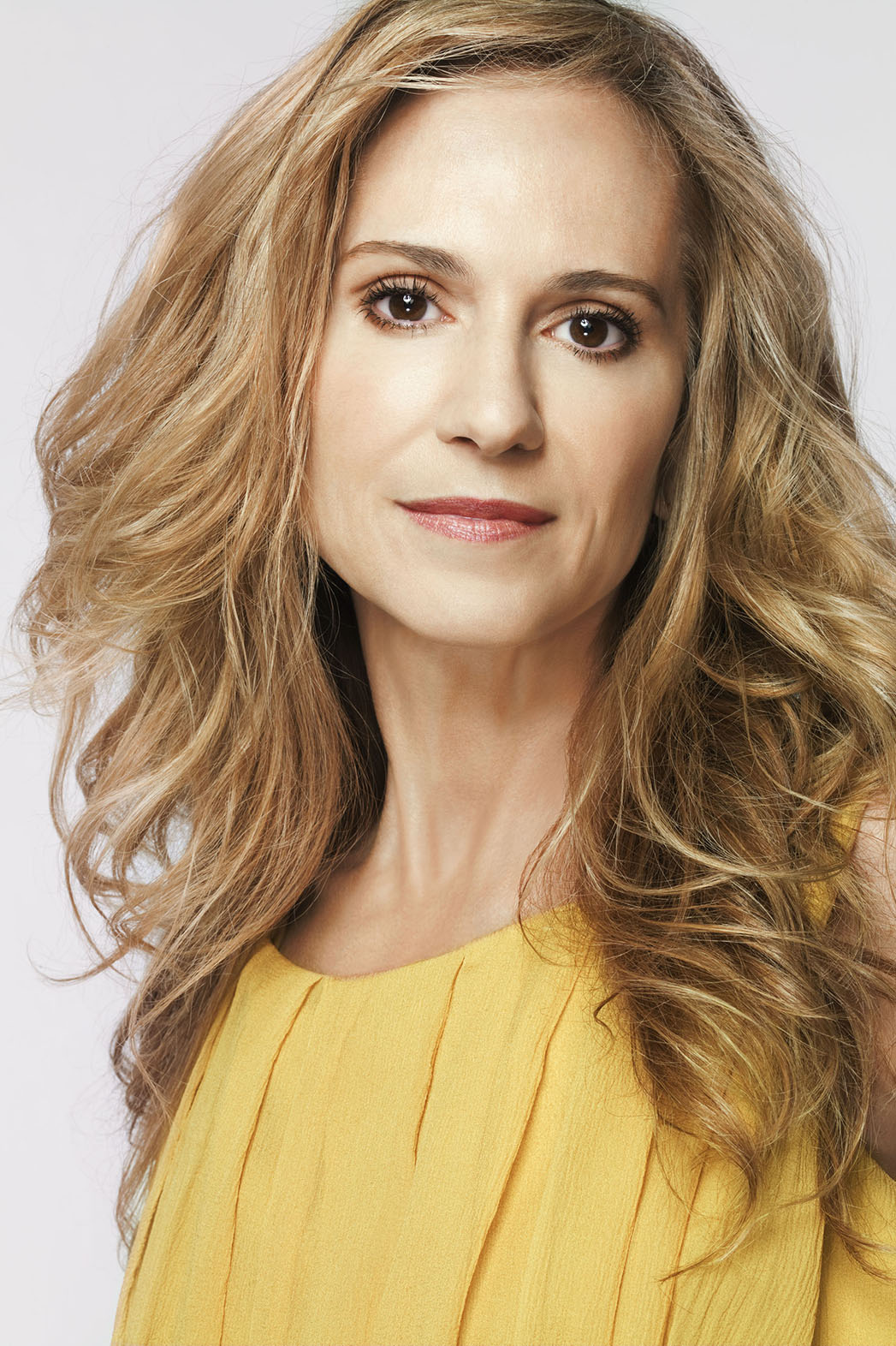 Holly Hunter | The Incredibles Wiki | FANDOM powered by Wikia