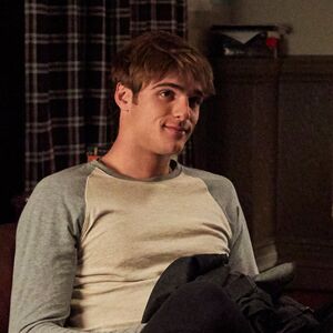 Noah Flynn The Kissing Booth Wiki Fandom