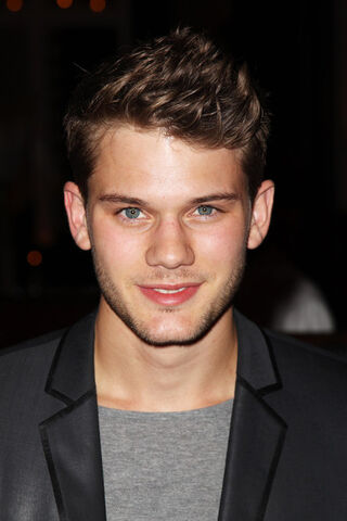 File:Jeremy irvine.jpeg