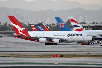 Los Angeles Int L Airport The Roblox Airline Industry Wiki Fandom - qantas airbus a380 no seats roblox